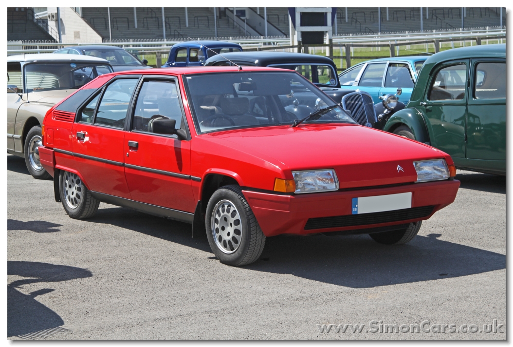 Citroen BX 16 TRS 1983 front.jpg