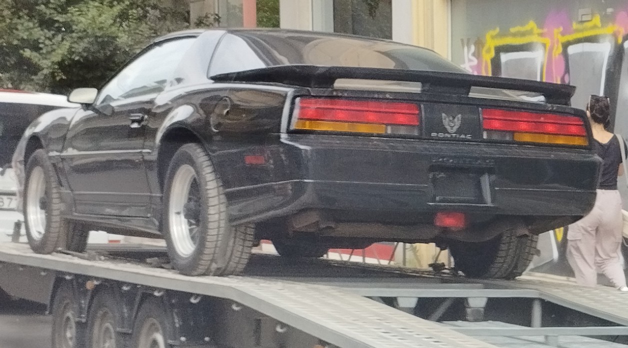 37718