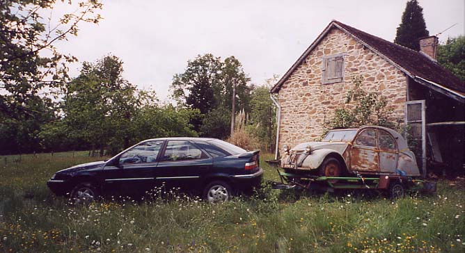 Xara-rescues-2CV.jpg